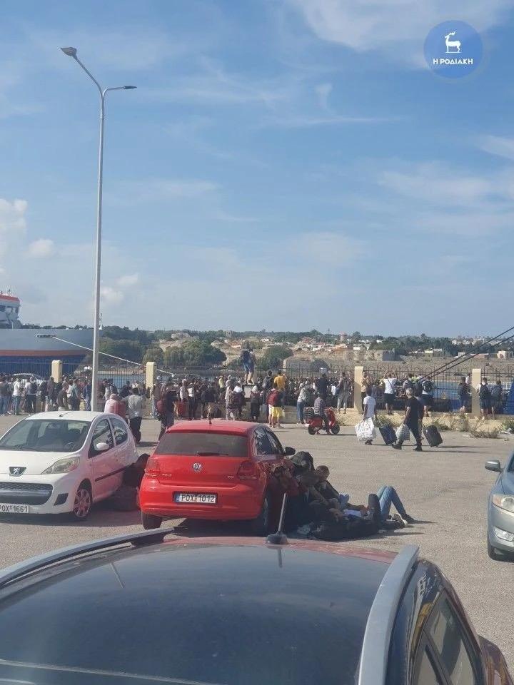rodos-metanastes-diadilosi-kinitopoiisi-limani-prosfyges.jpg
