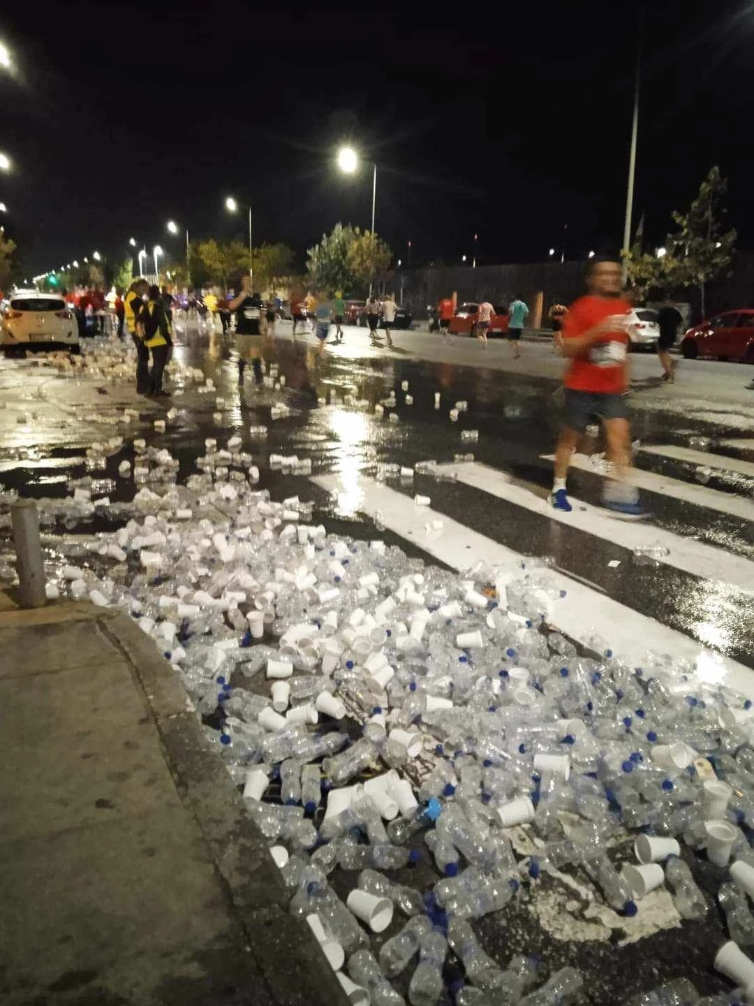 vromia-skoupidia-mpoukalia-nyxterinos-marathonios-2023.jpg