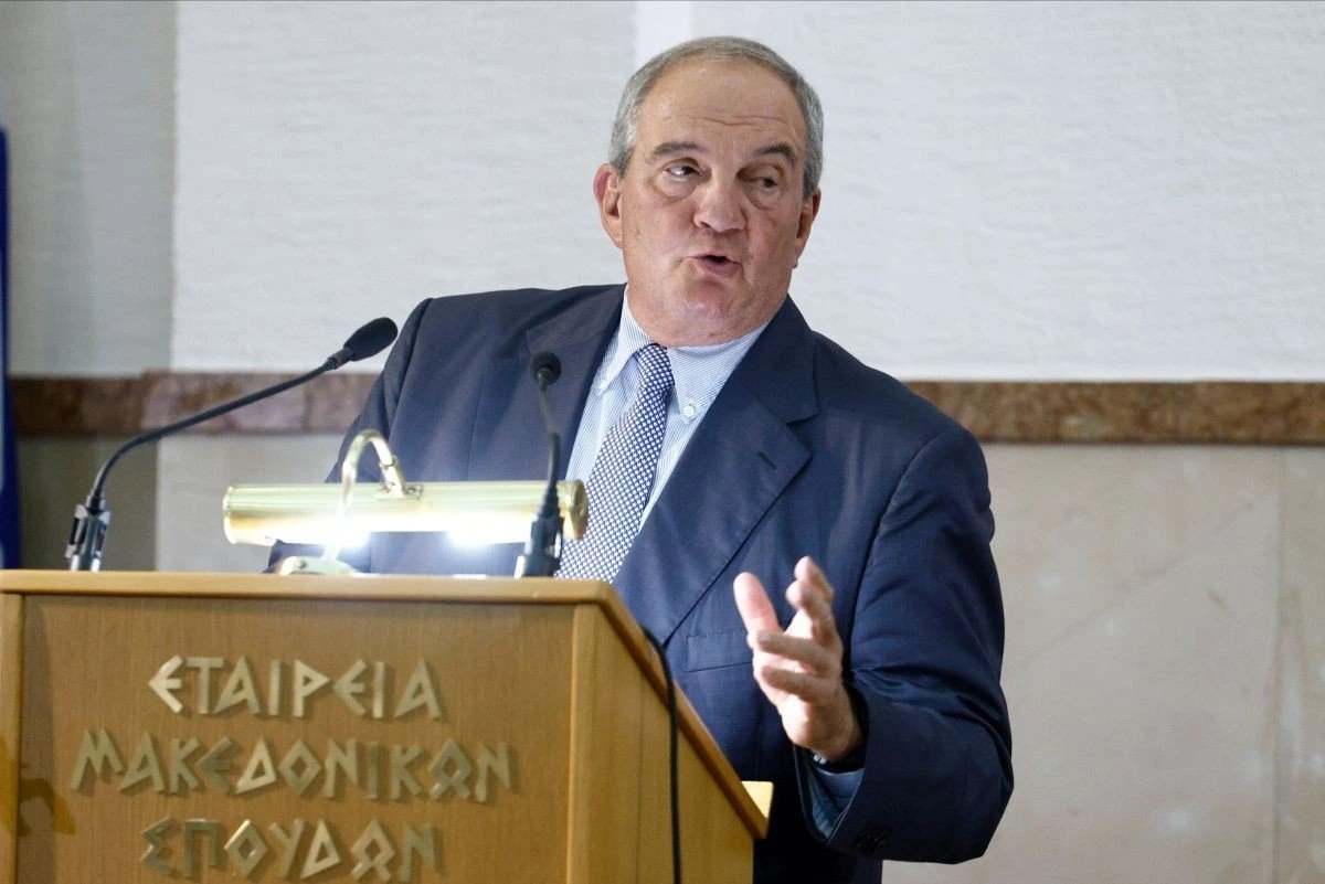 xarvalias-vivlio-karamanlis-thessaloniki.jpg