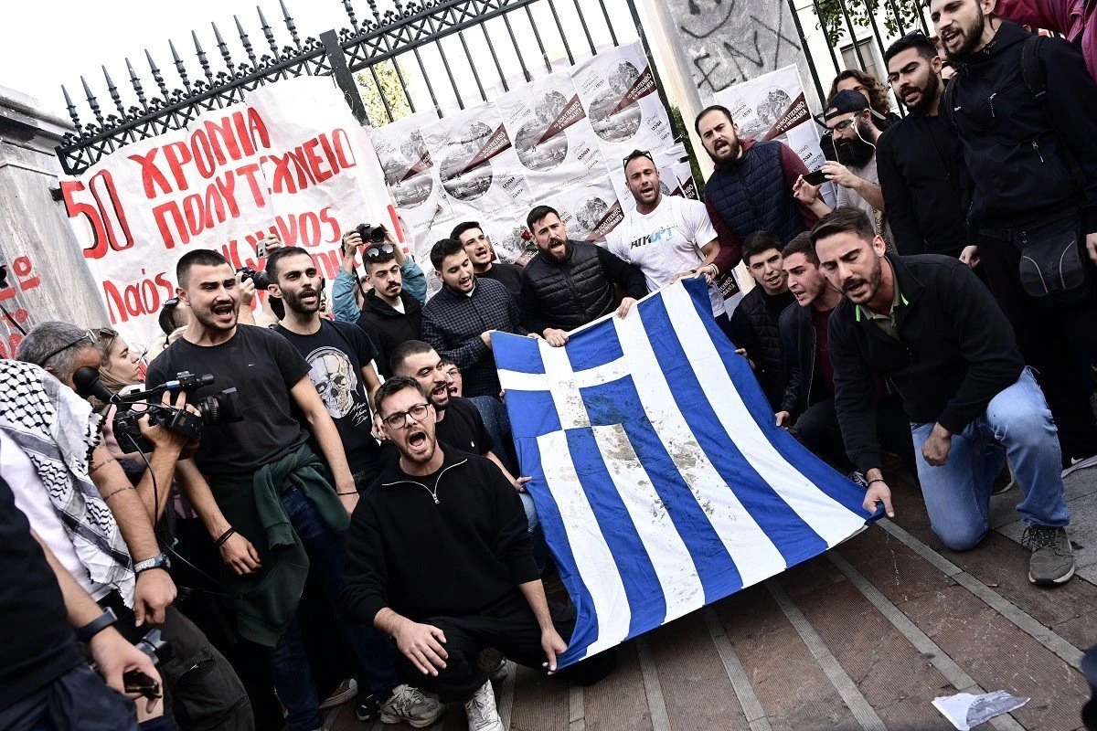 simaia-polutexneiou1.jpg