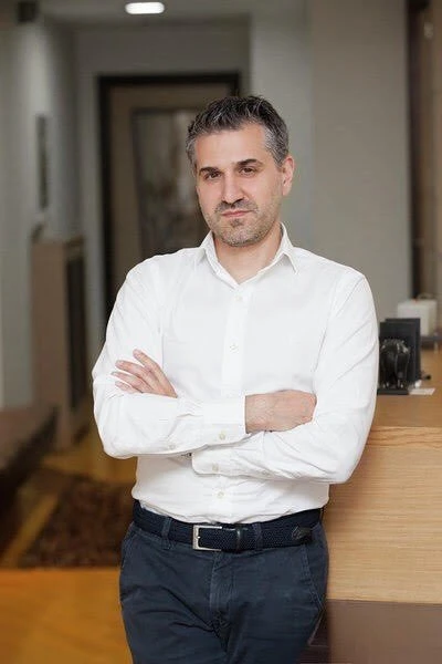 photo-adam.jpg