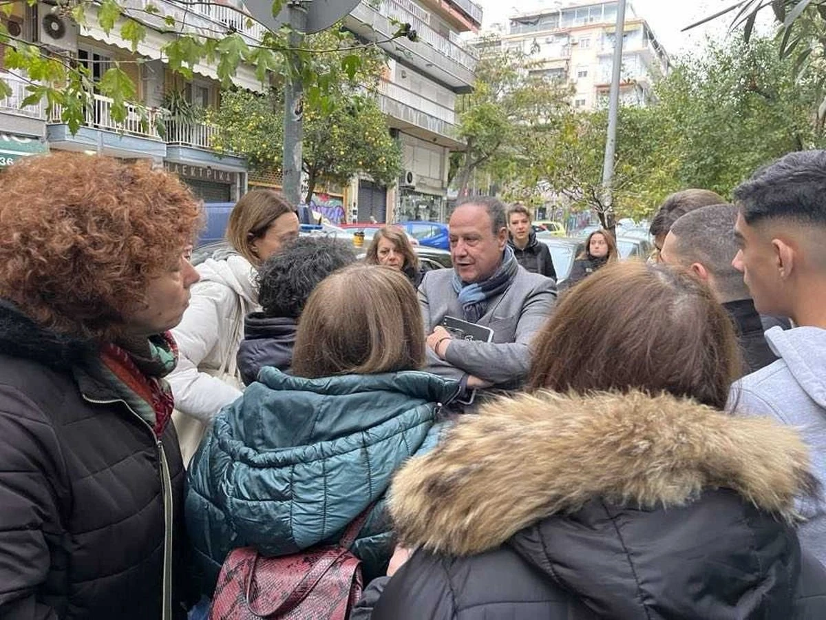 aggeloudis-goneis-sygxoneuseis2.jpg