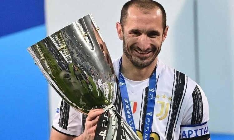 chiellinijuve-trofeo.jpg