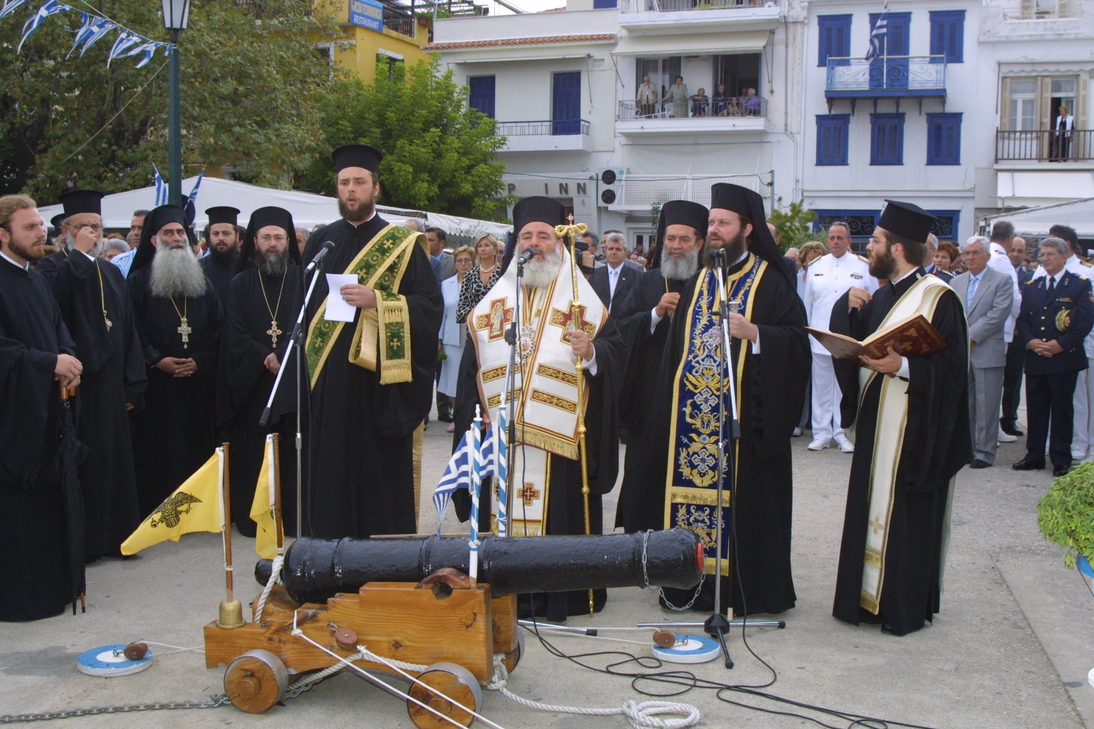 filotheos-2003-me-arxiepiskopo-xristodoulo.JPG