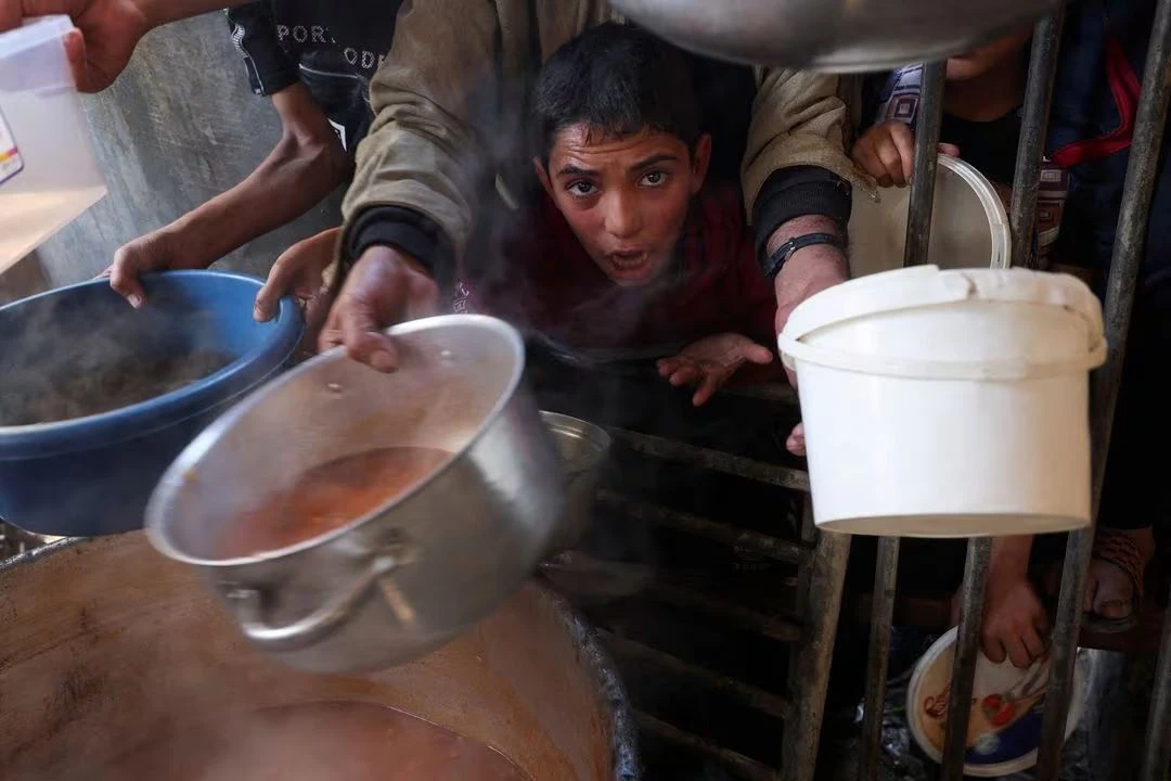 Πηγή: https://www.reuters.com/world/middle-east/gaza-families-beg-bread-eat-donkey-meat-aid-deliveries-falter-2023-12-14/