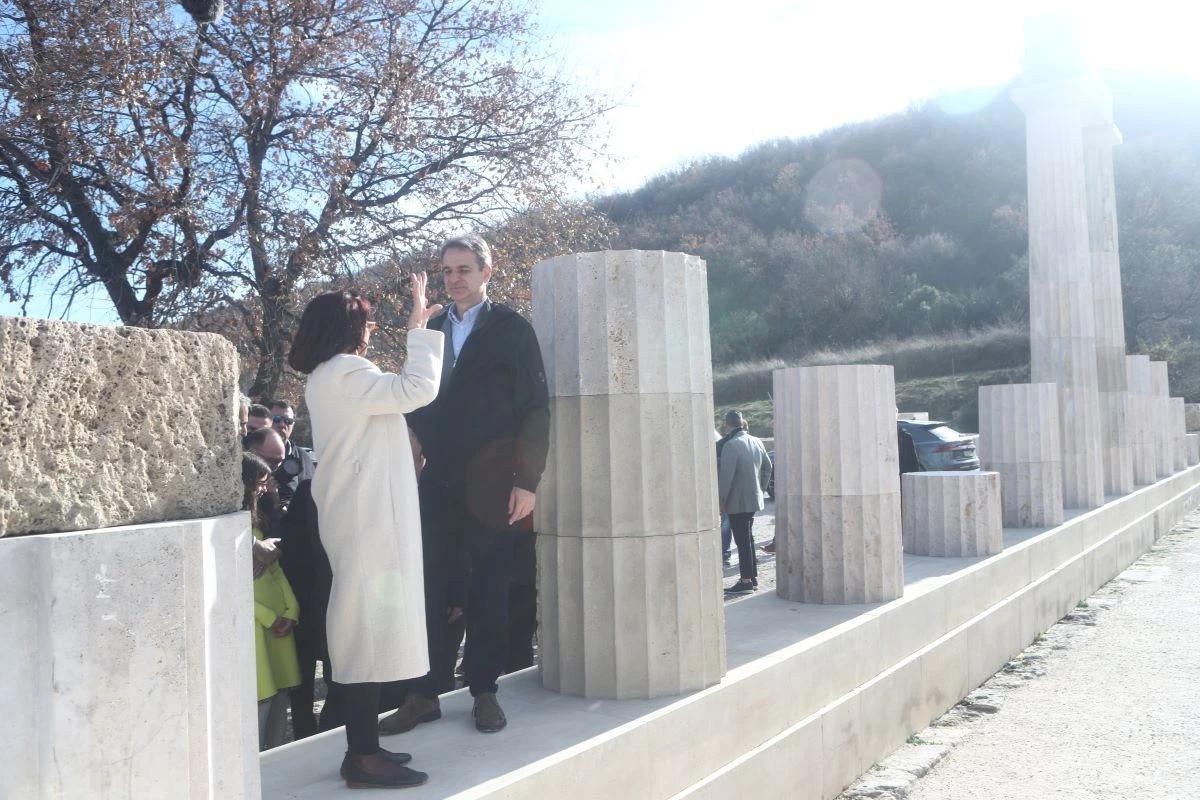 mitsotakis-aiges-2.jpg