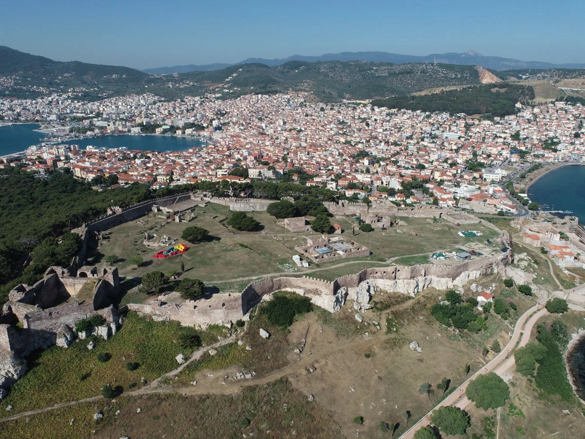mytilini-lesvos-kastro-perivolos.jpg