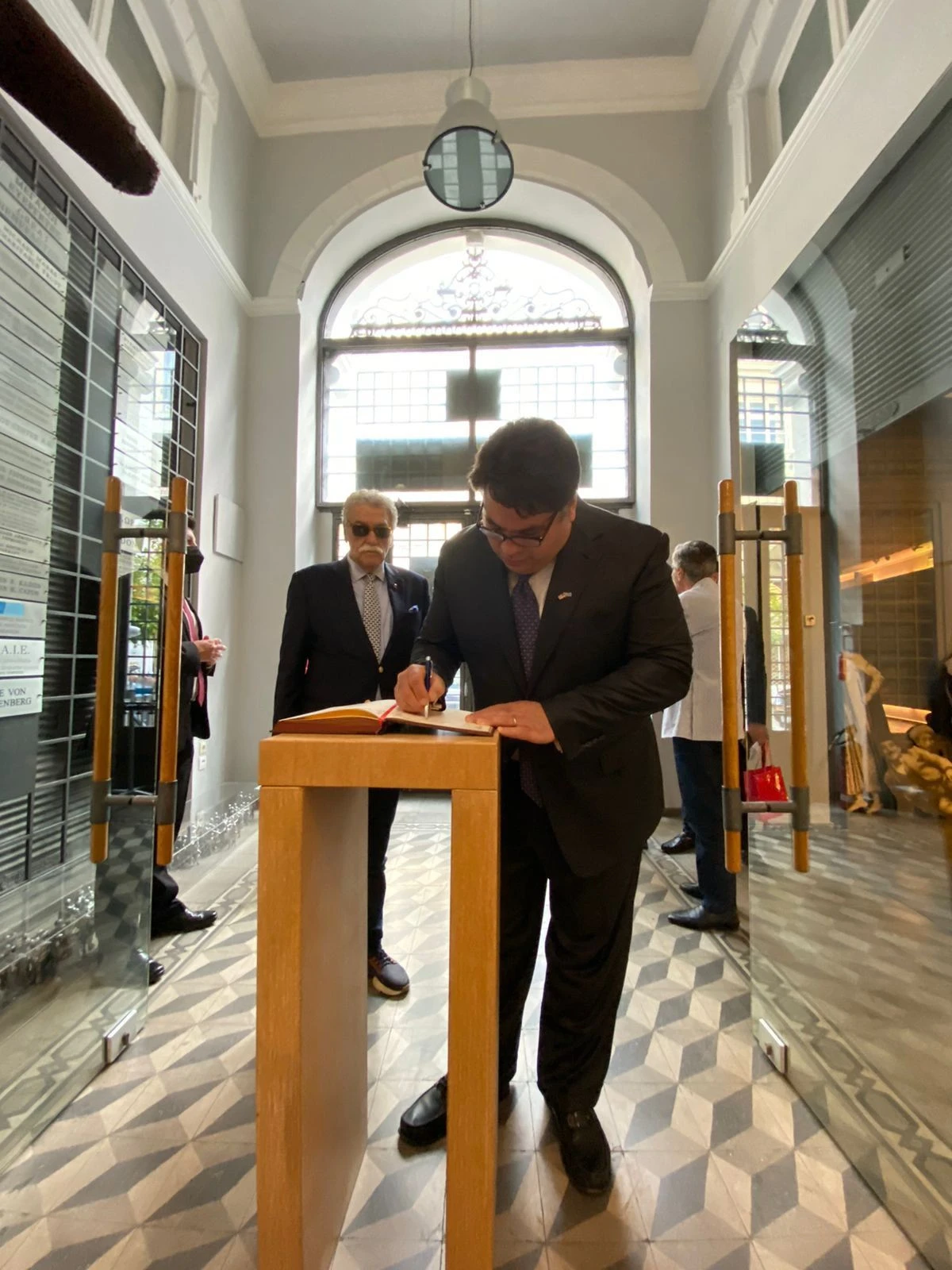 tsounis-proinos-kafe-evraiko-moyseio.jpg