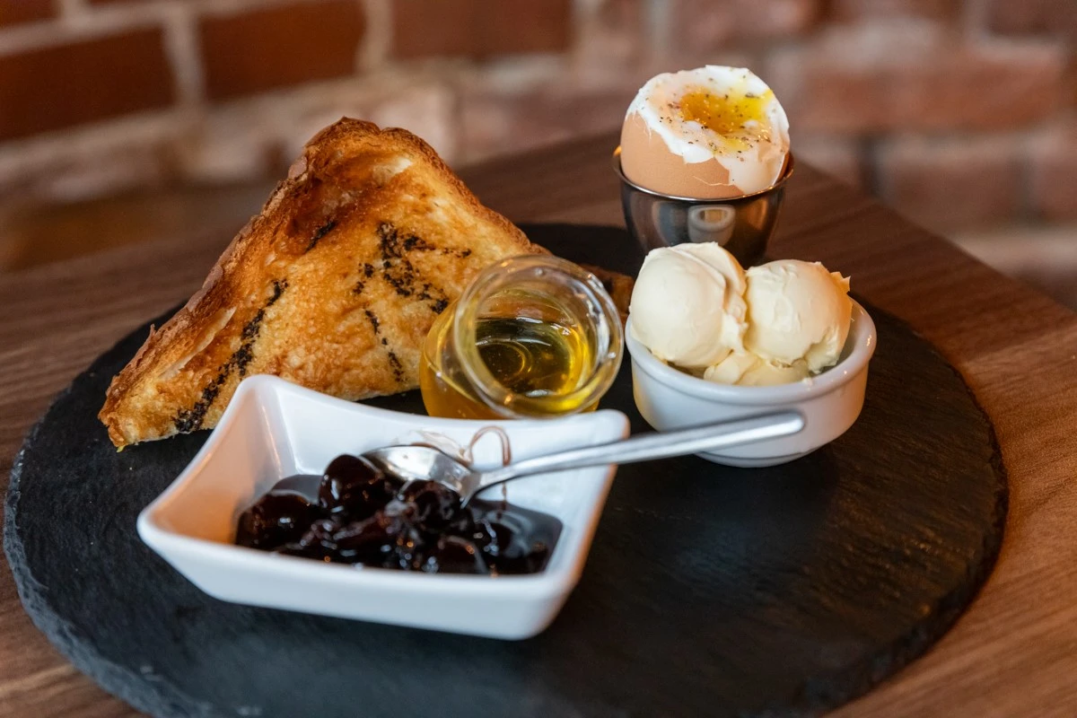 lena-s-bistro-6.jpg
