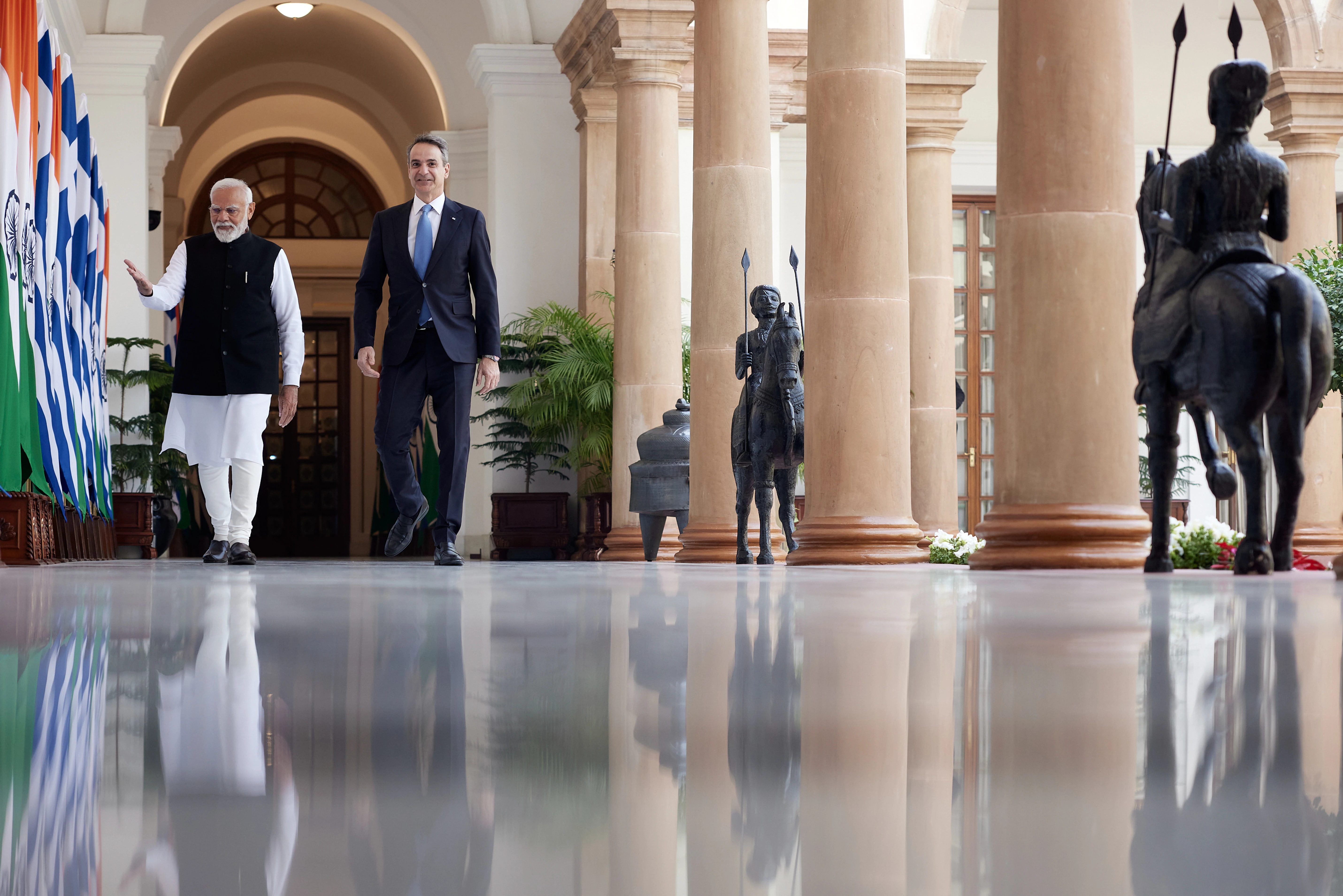 mitsotakis-india-2.jpg