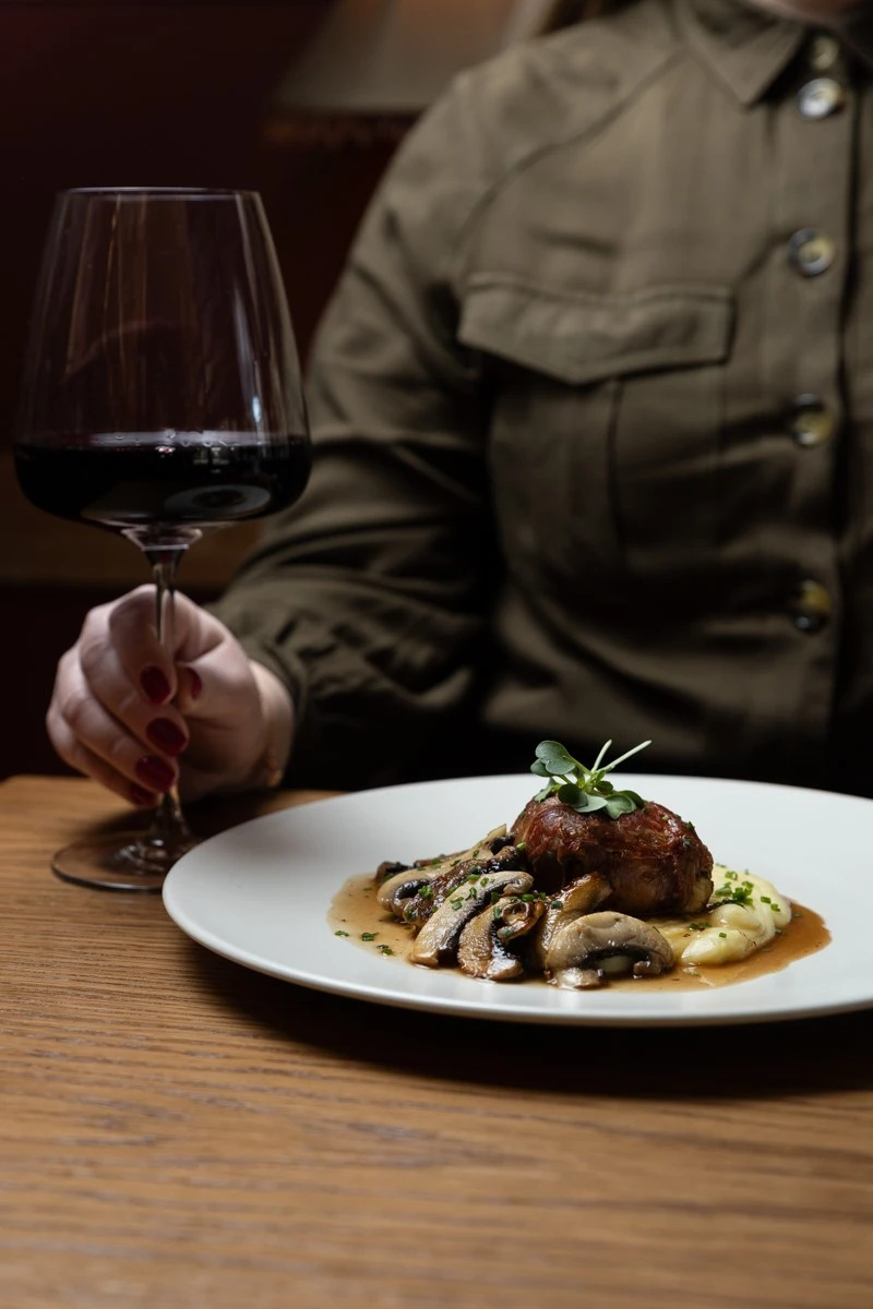 methi-bistro-wine-bar17.jpg