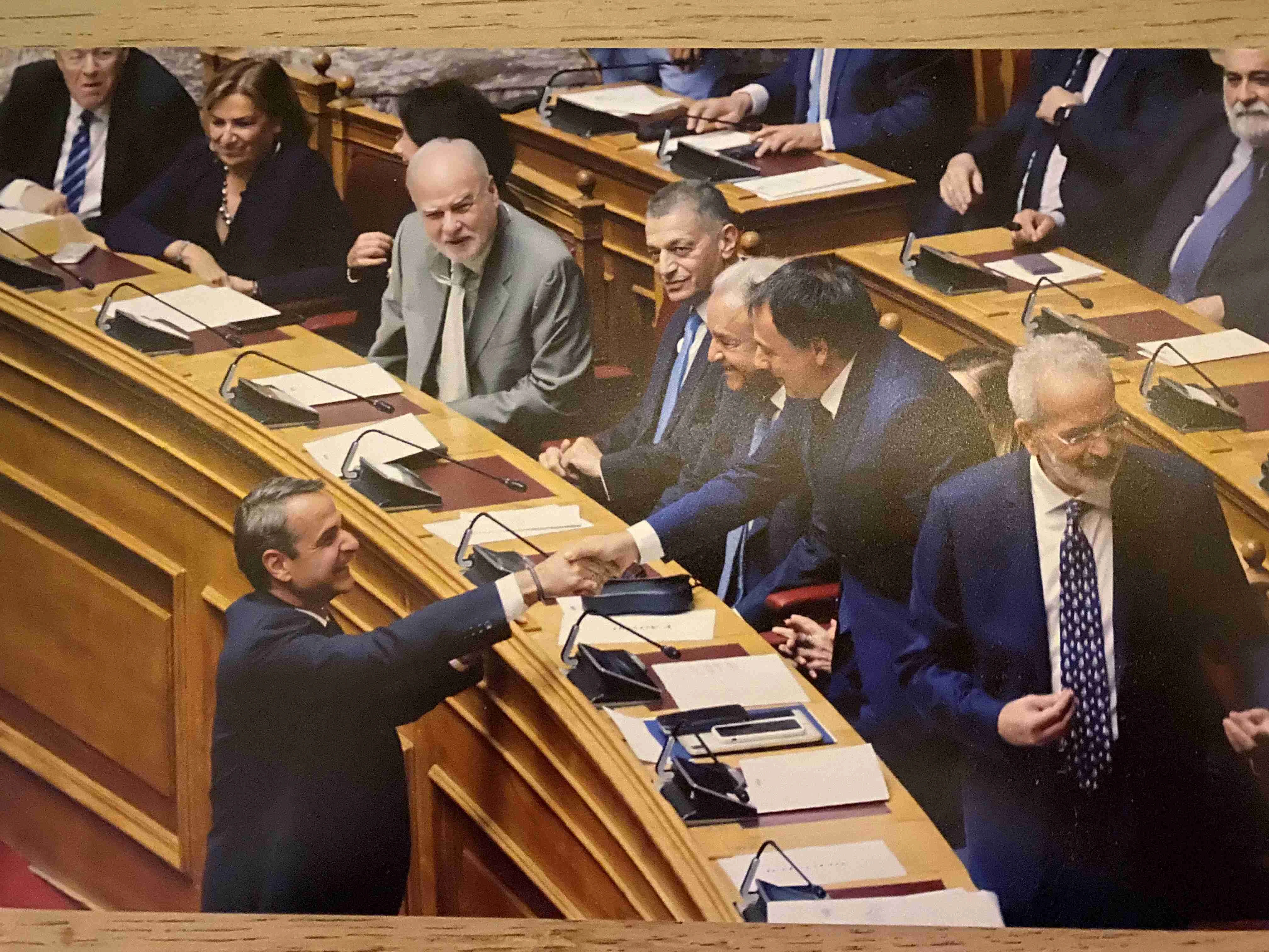 pelagidis-proinos-kafes-me-mitsotaki.jpg