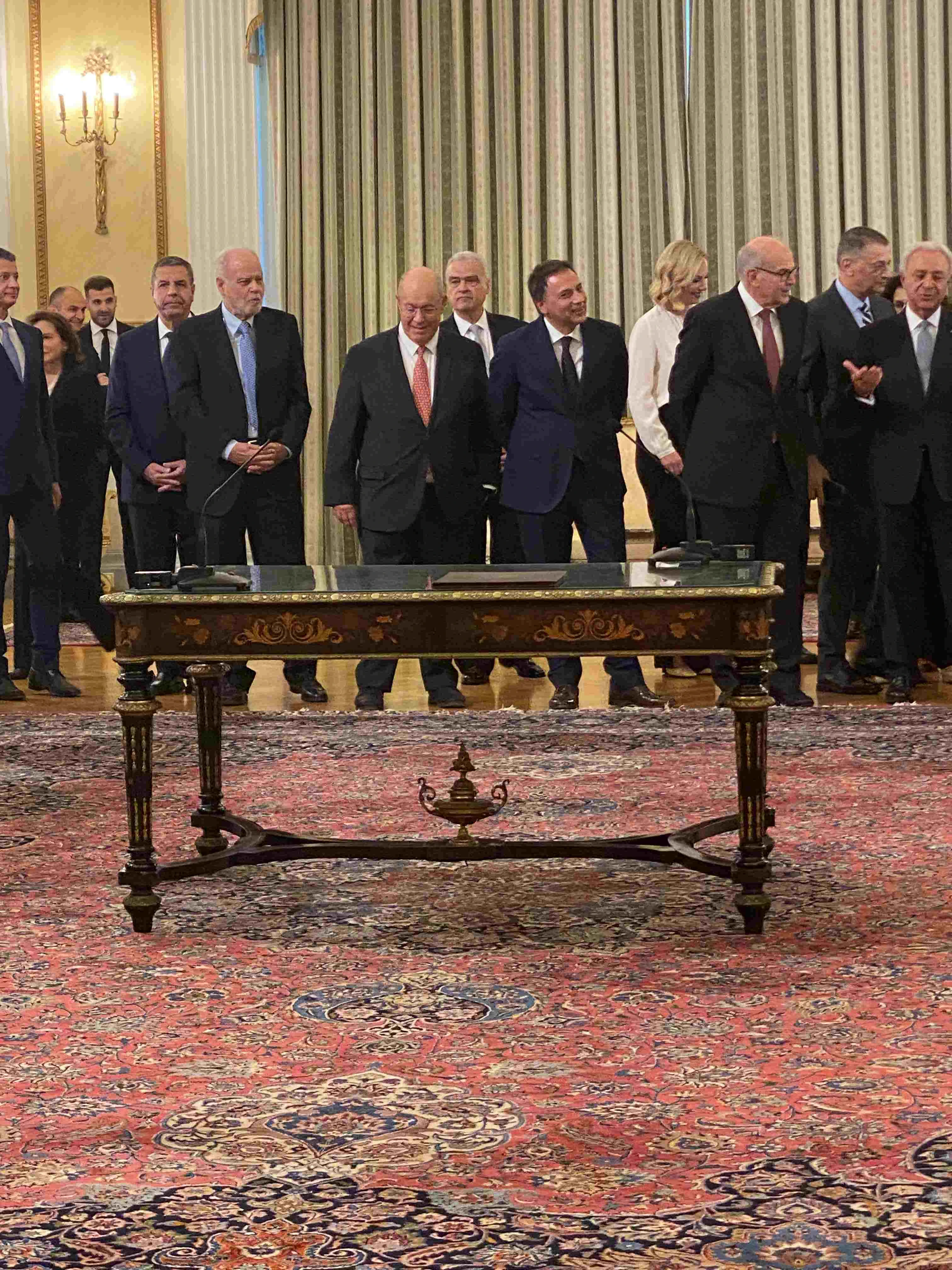 pelagidis-proinos-kafes-orkomosia-ypiresiakis-kivernisis.jpg