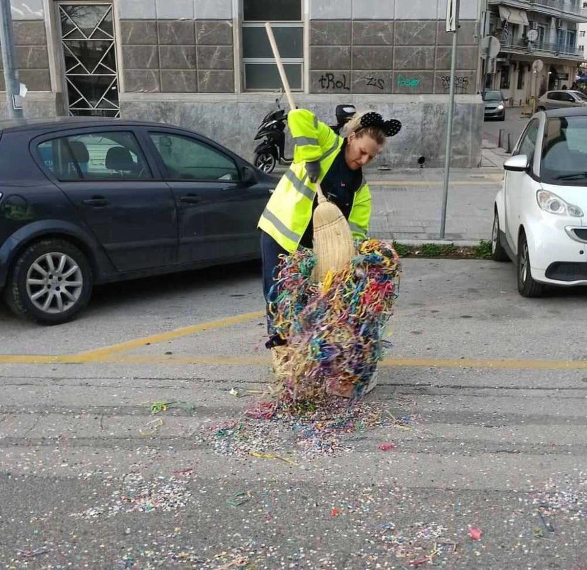 katharismos-meta-tin-karnavaliki-parelasi5.jpg