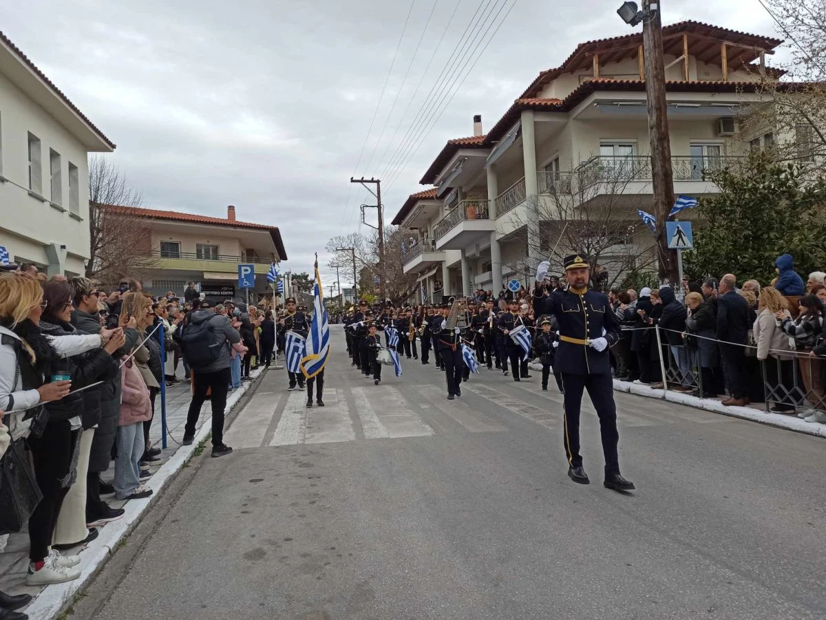parelasi-25-martiou-2024-oraiokastro-3.jpg
