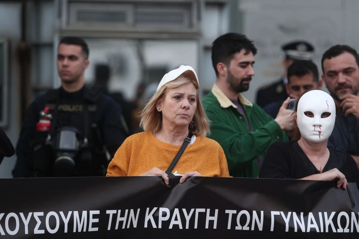 agioi-anargyroi-diadilosi-gynaikoktonia-5.jpg