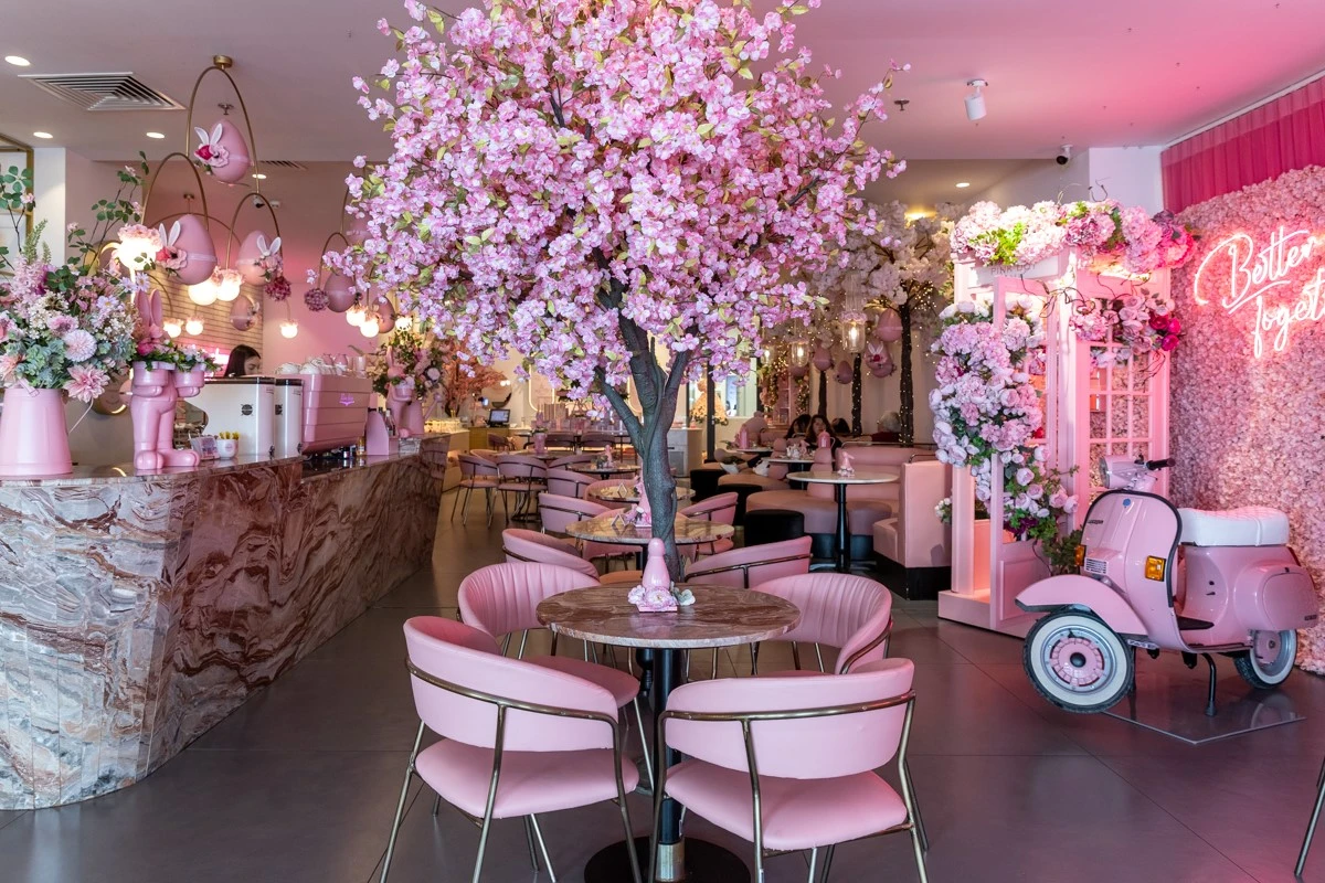 pink-dot-cafe1.jpg