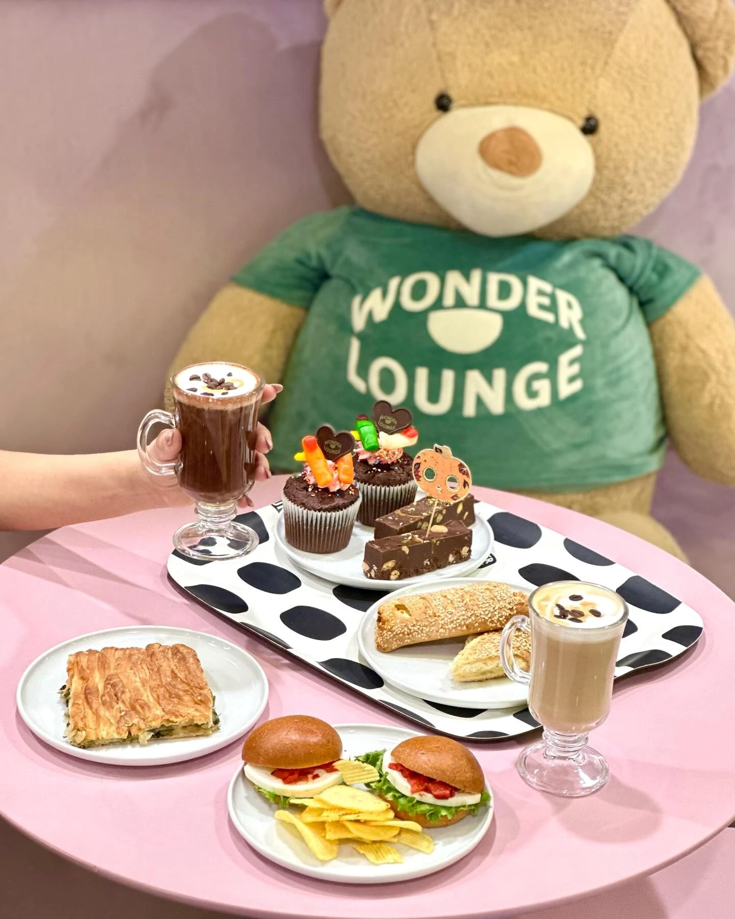 wonderlounge19.jpg