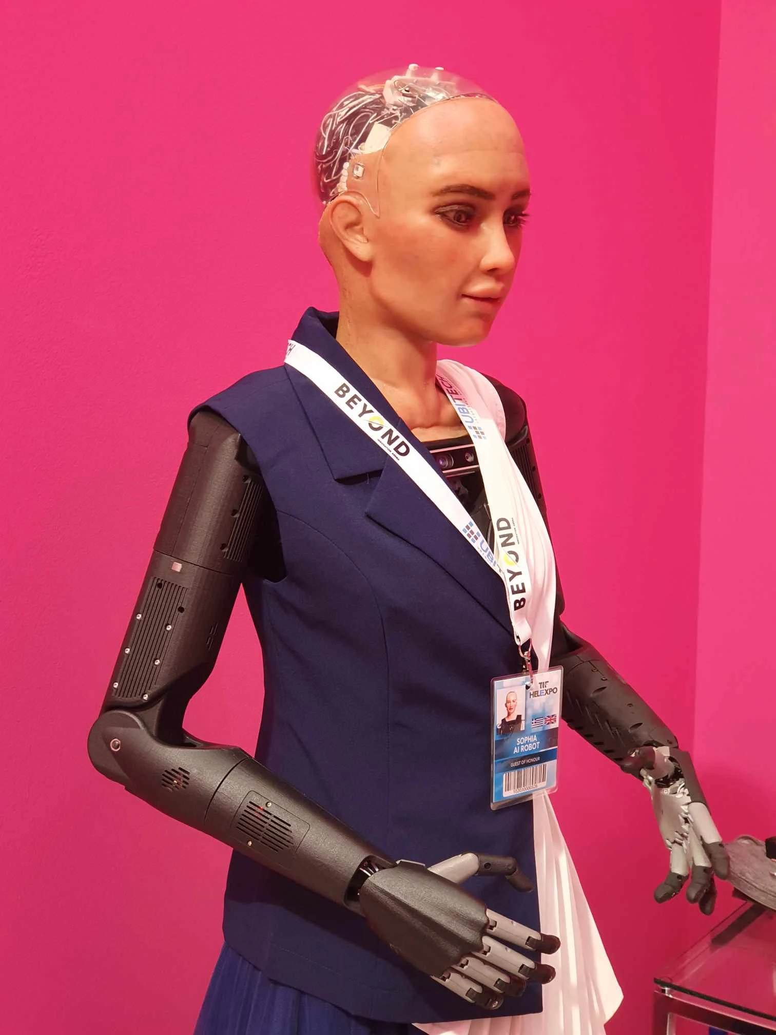 sofia-robot-4.jpg
