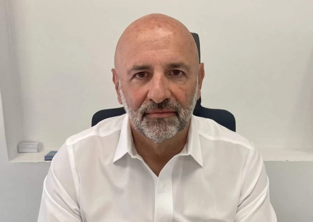 valis-manos-samos-hotelier.jpg