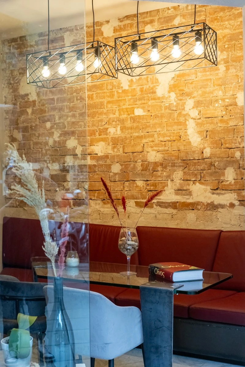 wine-hideout7.jpg