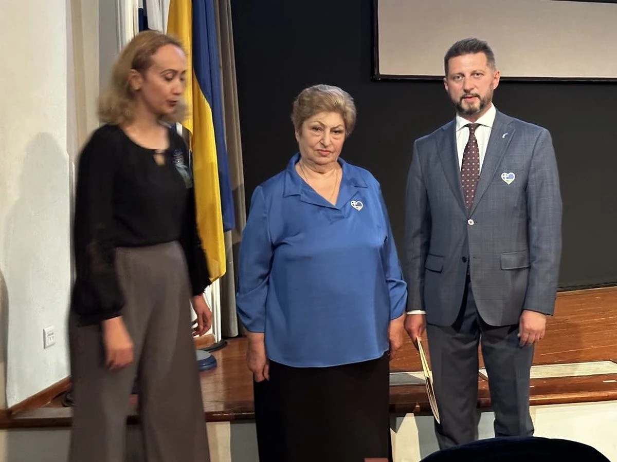 ninapaskalaleksandraprotsenkomazimetonproksenooykraniasefghemniosskriva.jpg