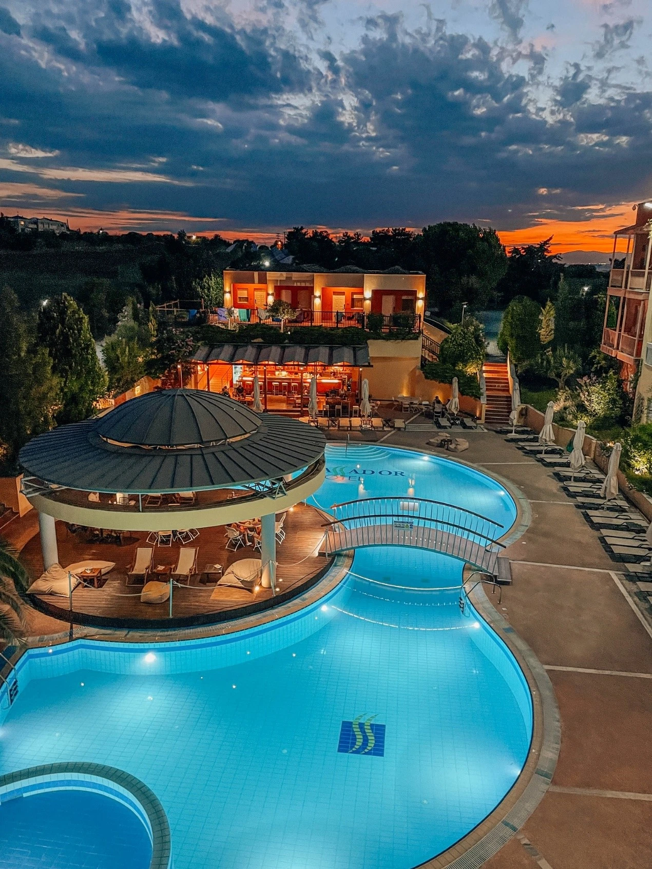 ambassador-hotel11.jpg