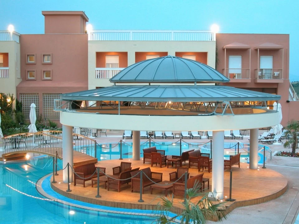 ambassador-hotel4.jpg