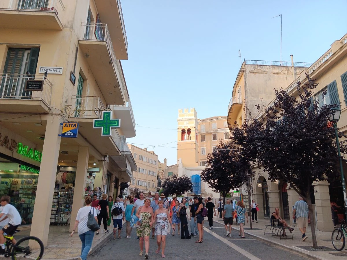kerkyra-poli-kentro-kodonostasia.jpg