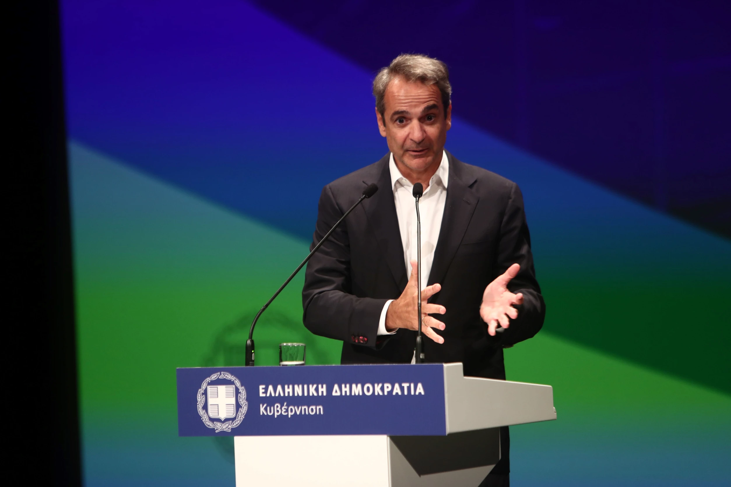 mitsotakis-megaro-1.jpg?v=0