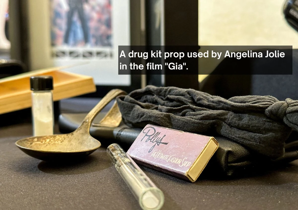 Σύνεργα ναρκωτικών ουσιών που χρησιμοποίησε η Αντζελίνα Τζολί στην ταινία «Τζία»