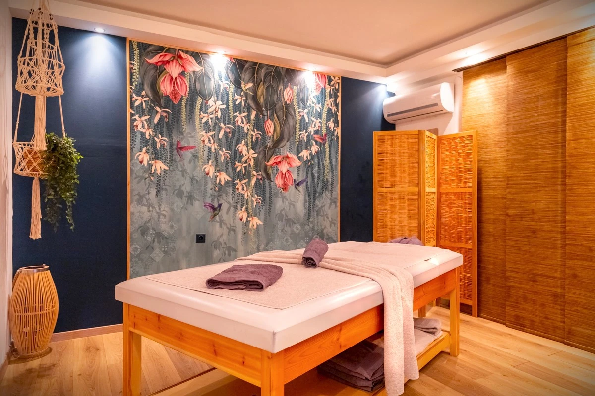 white-spa-massage1.jpg