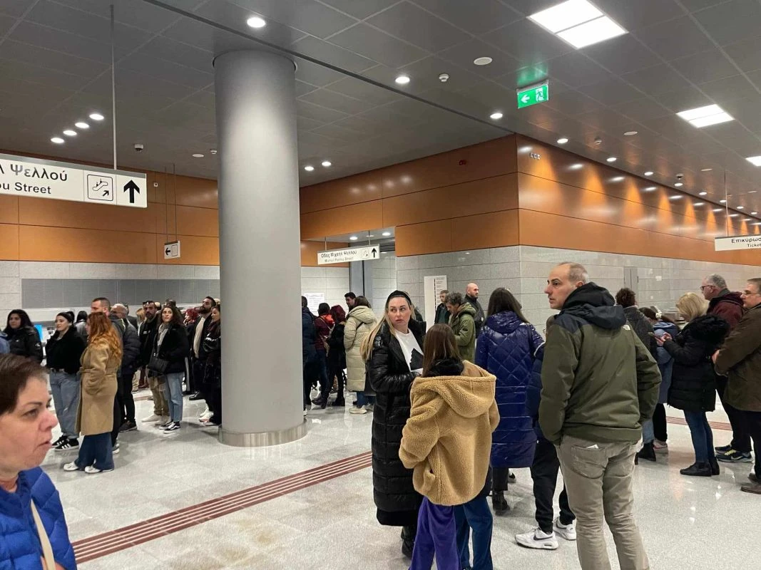 oures-metro-thessaloniki-stathmos-nea-elvetia-eisitiria-xalasmena-mixanimata-ekdotiria-diadilosi-den-exo-oxygono-tempi-ianouarios-20250381.jpg