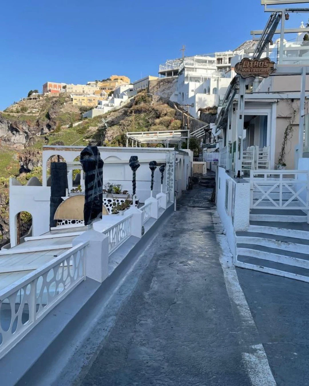 Άδειο το νησί μετά τη μαζική φυγή των κατοίκων