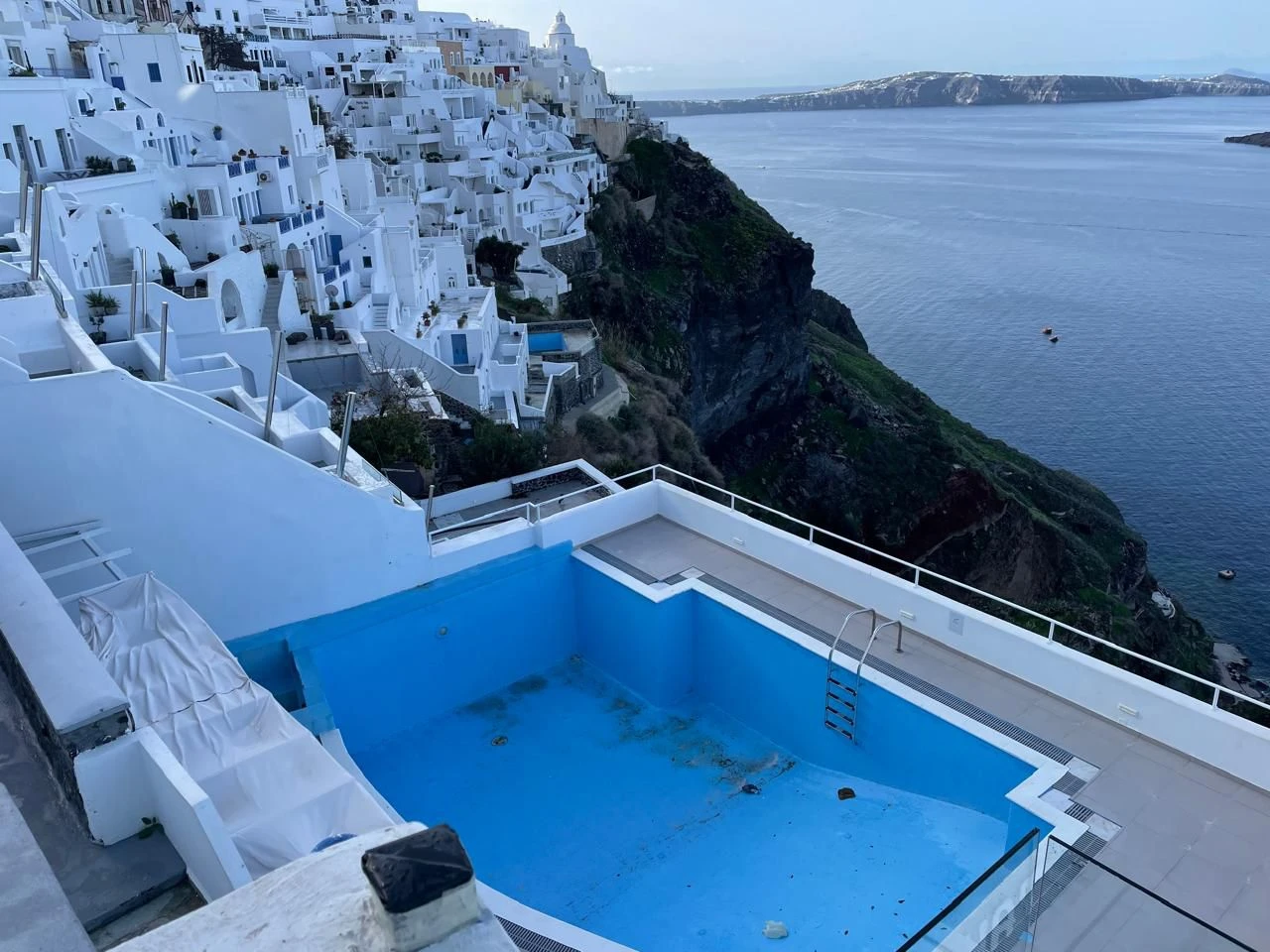 santorini-pisines.jpg