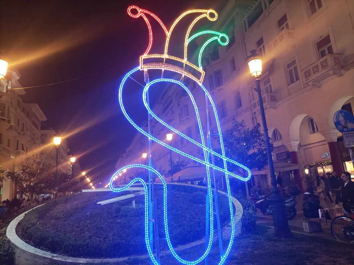 thessaloniki-apokriatikos-diakosmos4.jpg?v=0