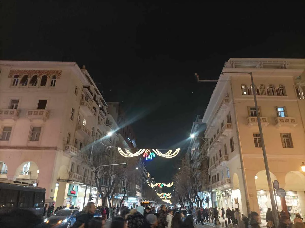 thessaloniki-apokriatikos-diakosmos7.jpg?v=0