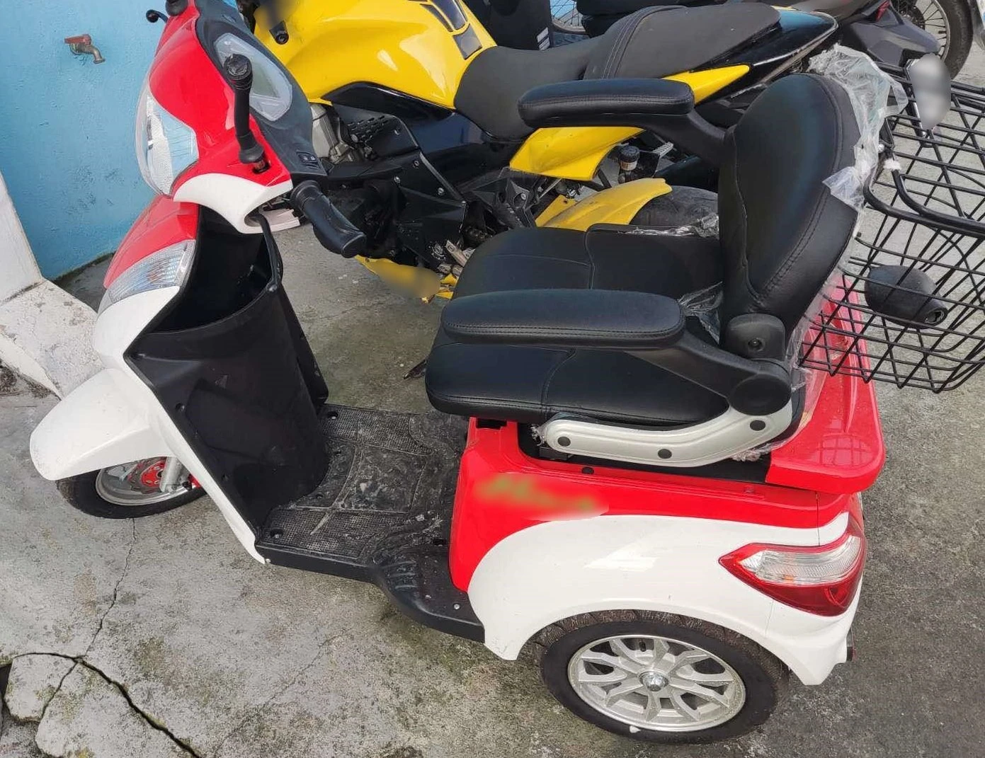 foto-3-apo-3-ydee-katerinis.jpg?v=0