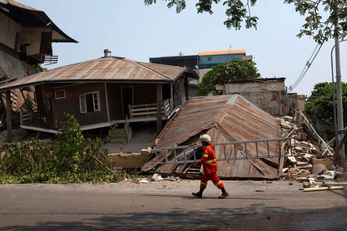 mianmar-myanmar-birmania-seismos-katastrofi-martios-2025.jpg