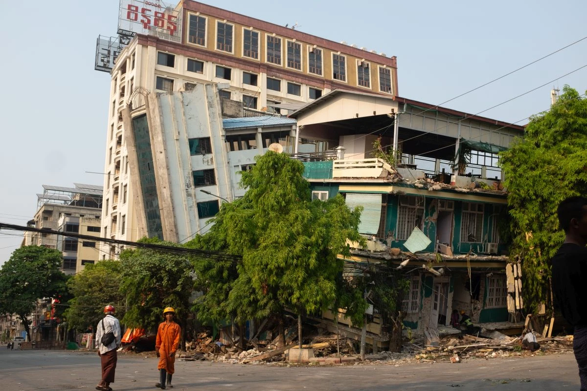 myanmar-thailand-tailandi-seismos-martios-20250501.jpg?v=0