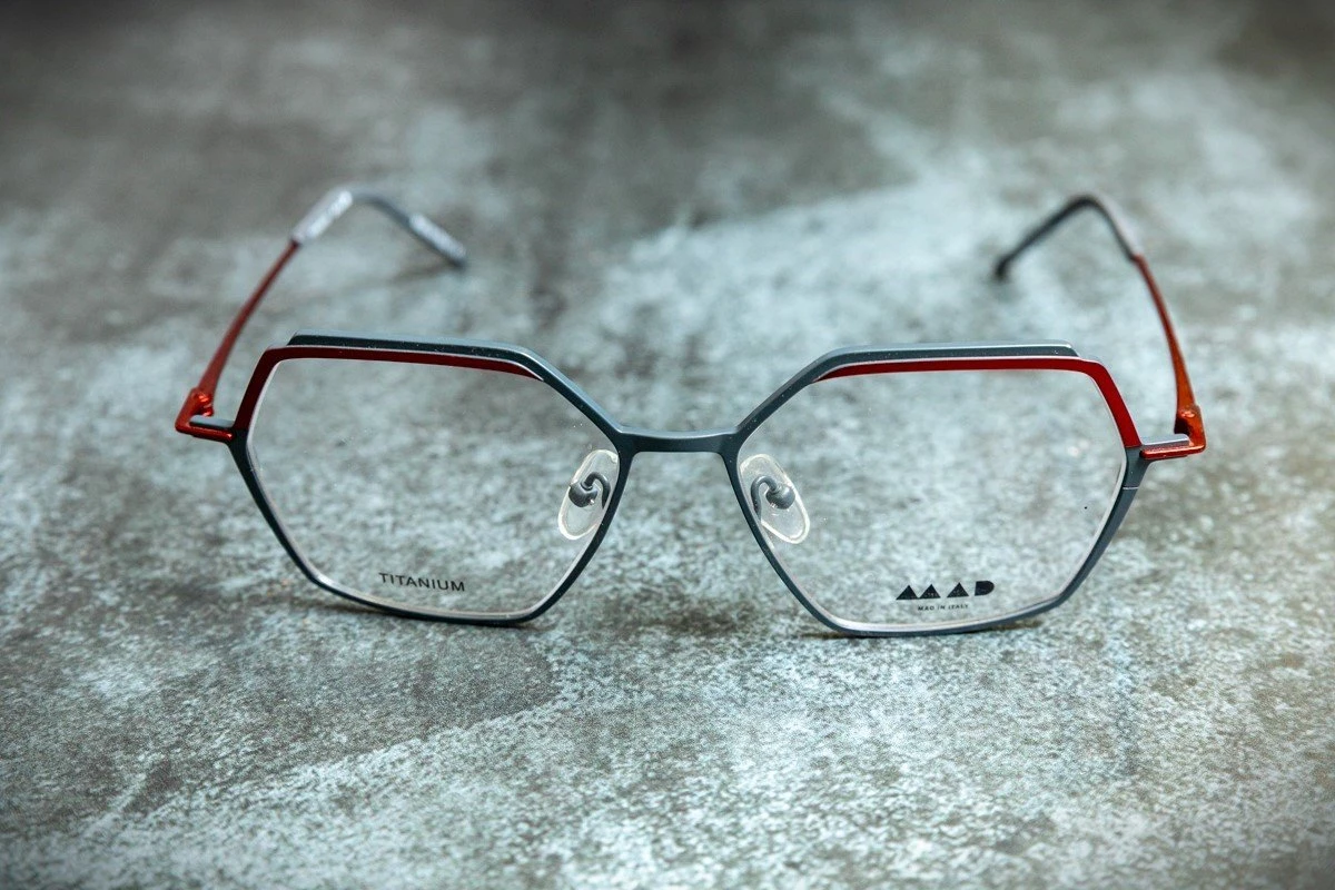 optika-tsioukis12.jpg?v=0