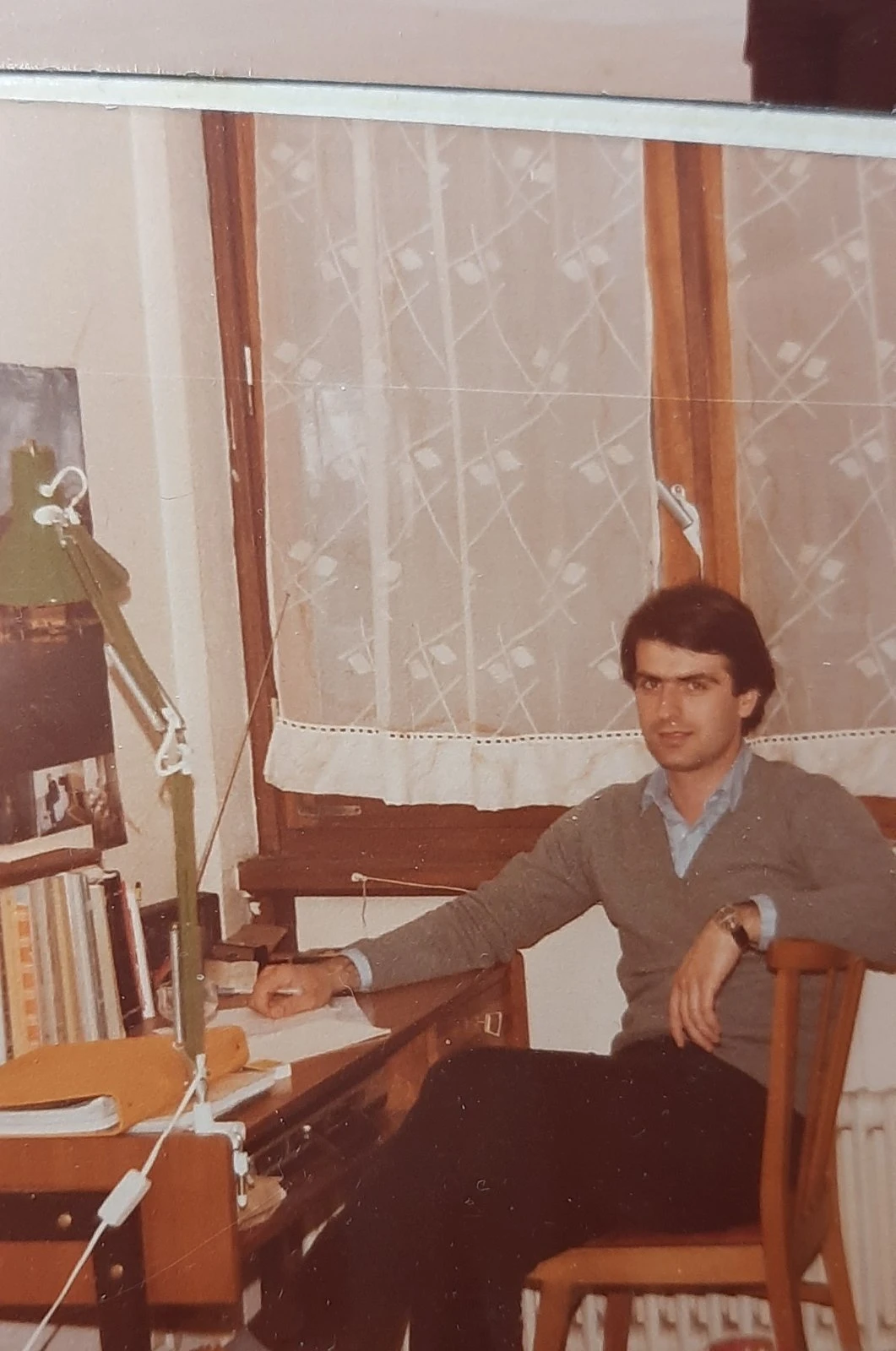 Ως φοιτητής&nbsp;το 1980 σε σπίτι στο&nbsp;Στρασβούργο&nbsp;