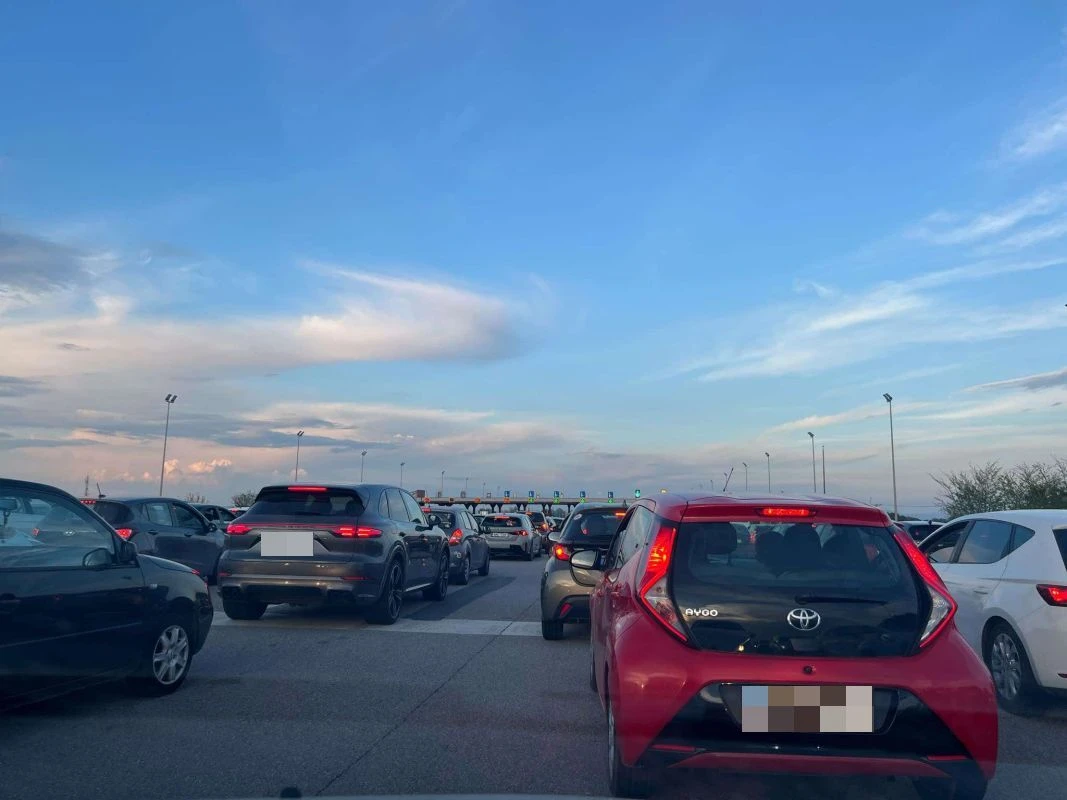 Εικόνα από τα διόδια στα Μάλγαρα