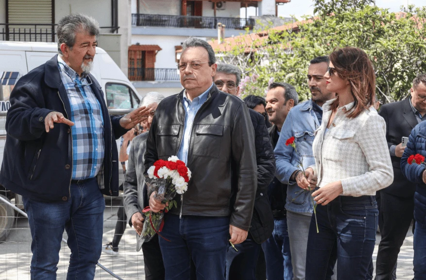 famellos-genti-koule-3.png?v=0