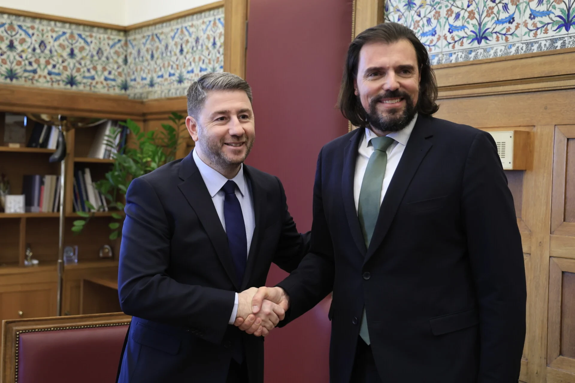 Αρχες Μαρτίου όταν έδωσαν τα χέρια της συνεργασίας με το Νίκο Ανδρουλάκη