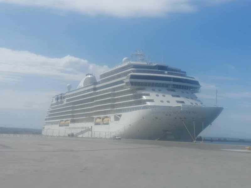 seven-seas-splendor1.jpg