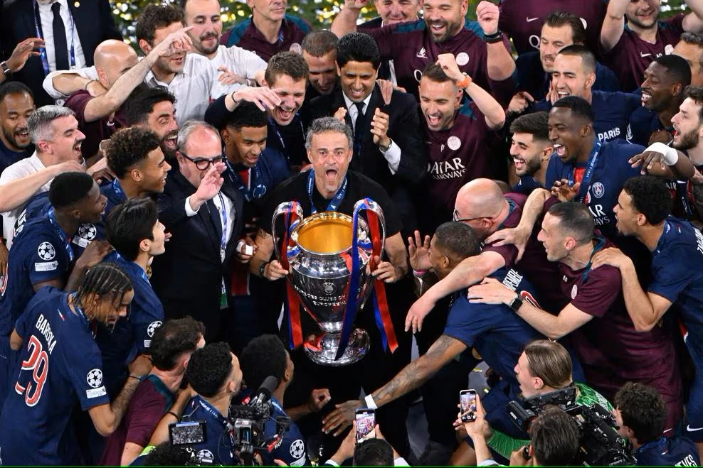 fbl-eur-c1-psg-inter-final-trophy.jpg