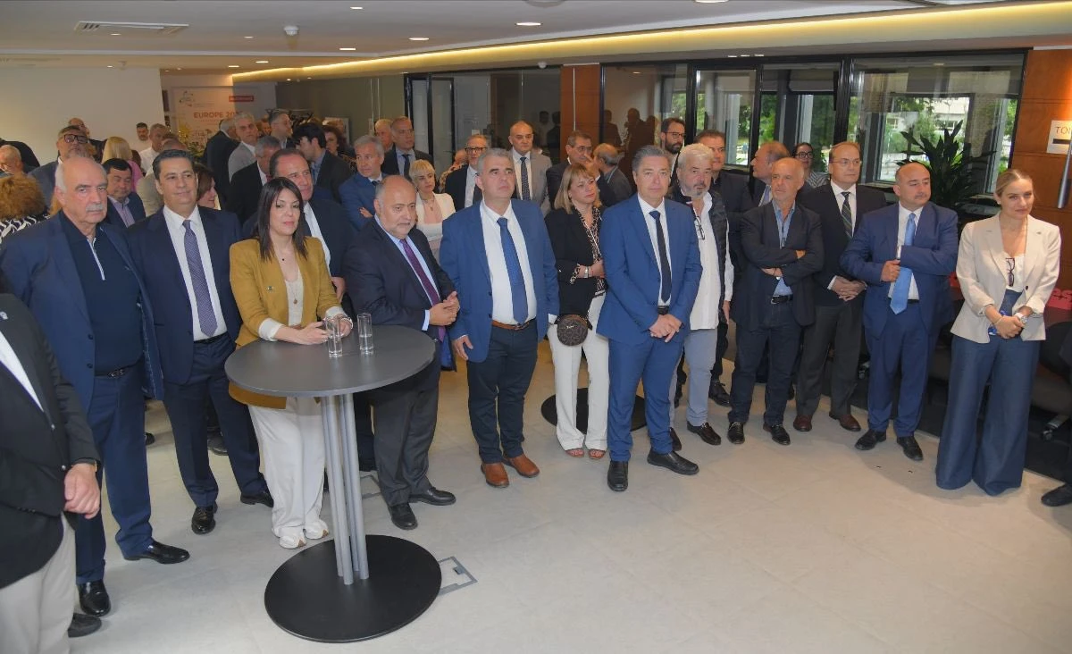 kede-eurovouleutes-1jpg-wZ8FU.jpg