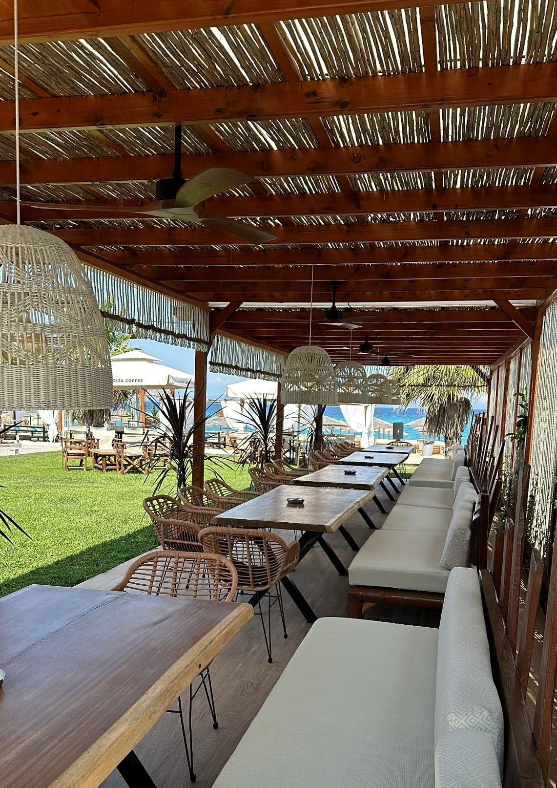 encore-beach-bar6.jpg?v=0