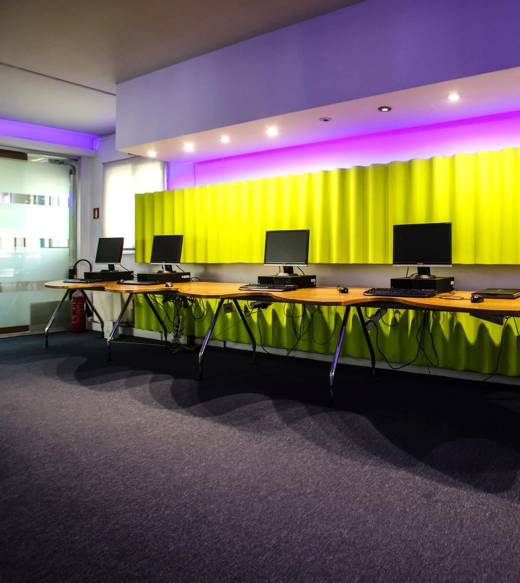 dei-college16.jpg?v=0